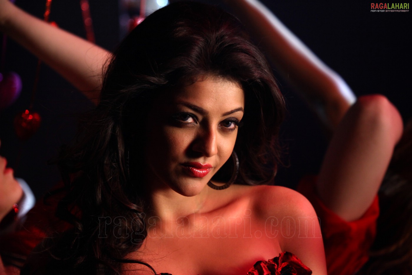 Kajal Aggarwal Stills From Dhada Movie Sets, Photo Gallery