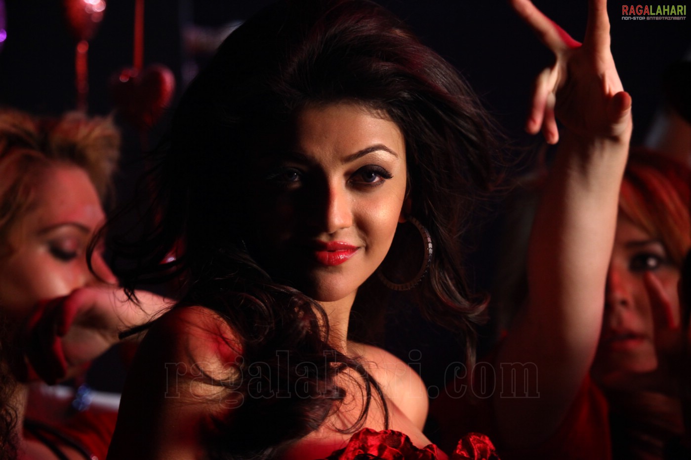 Kajal Aggarwal Stills From Dhada Movie Sets, Photo Gallery