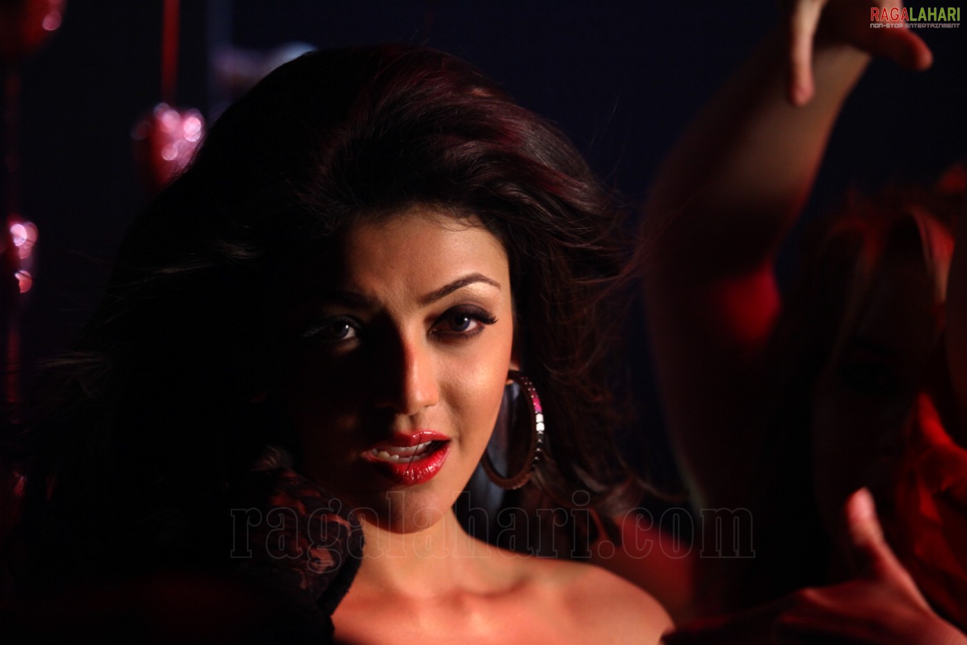 Kajal Aggarwal Stills From Dhada Movie Sets, Photo Gallery