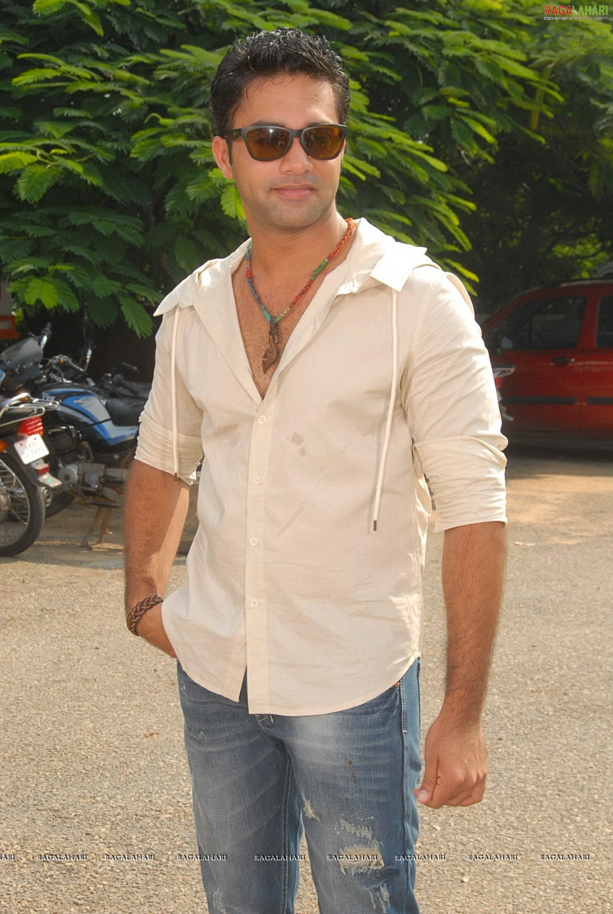 Navdeep (Hi-Res)