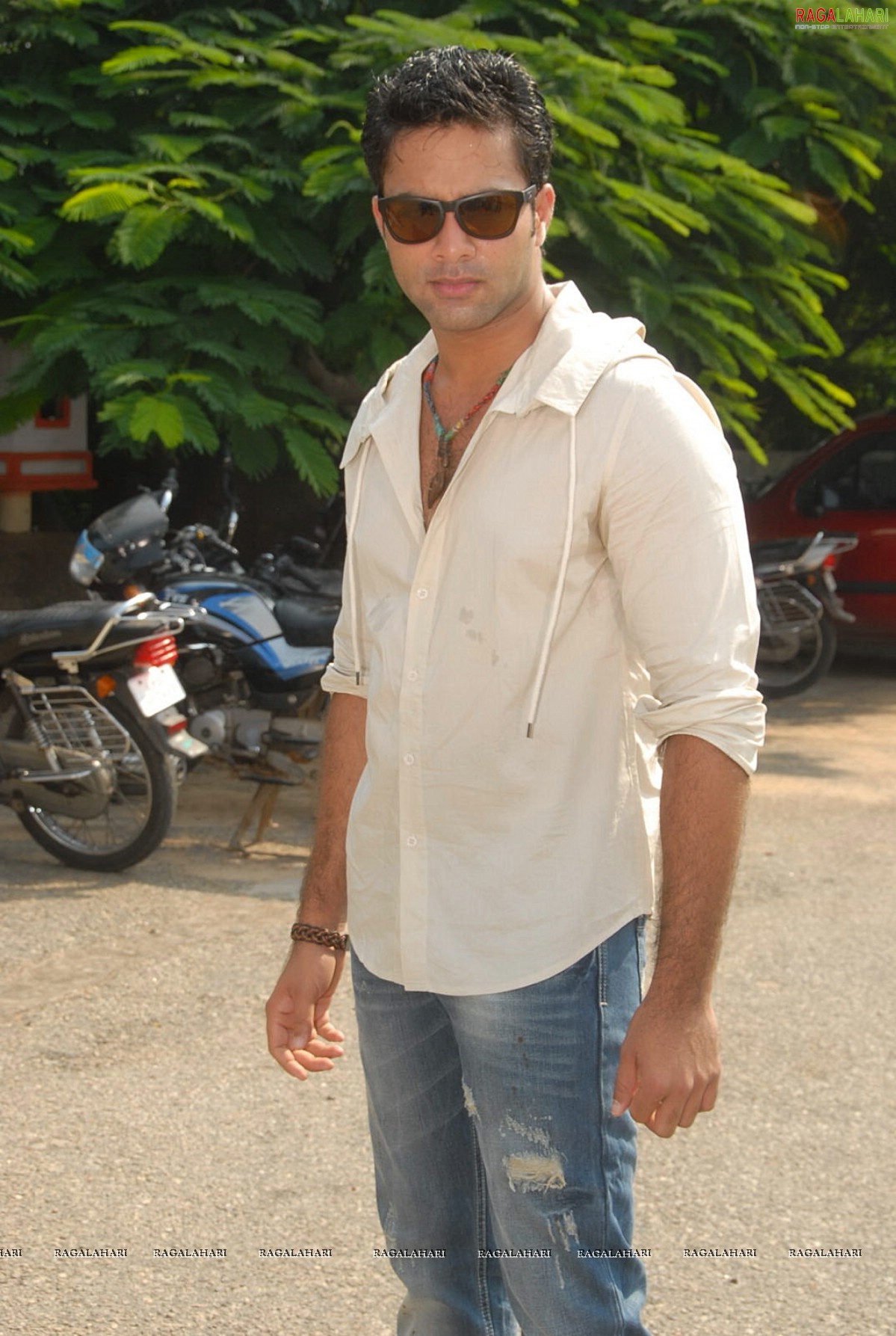 Navdeep (Hi-Res)