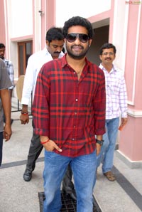 NTR at Oosaravelli Press Meet