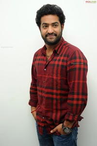 NTR at Oosaravelli Press Meet