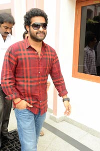 NTR at Oosaravelli Press Meet