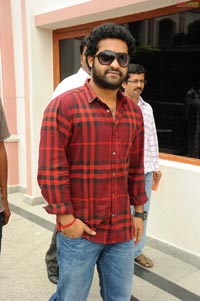 NTR at Oosaravelli Press Meet