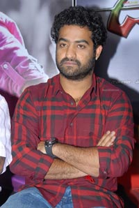 NTR at Oosaravelli Press Meet