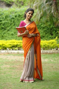 Swathi Orangecolor Saree Photo Gallery