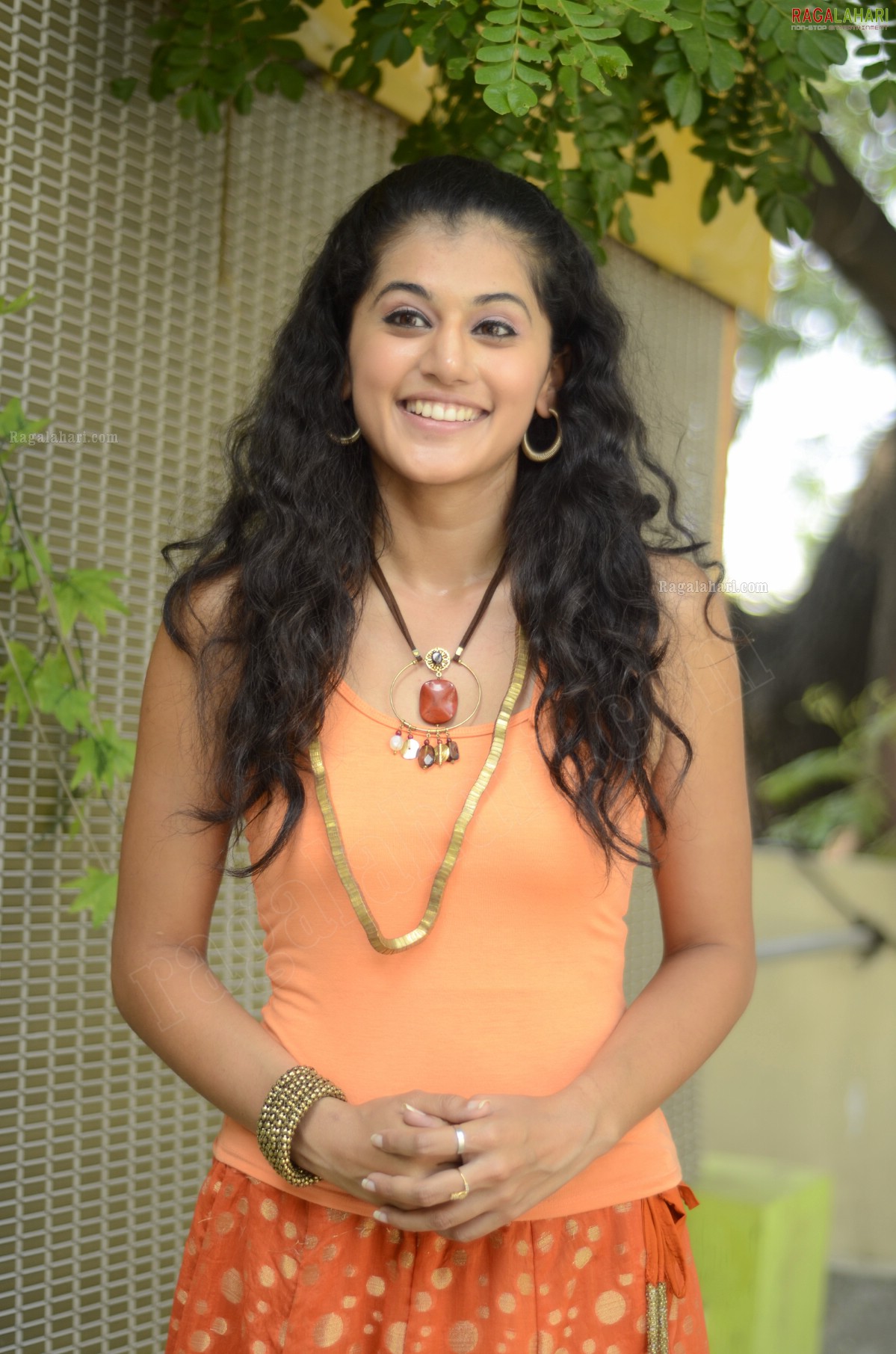 Taapsee (Hi-Res)