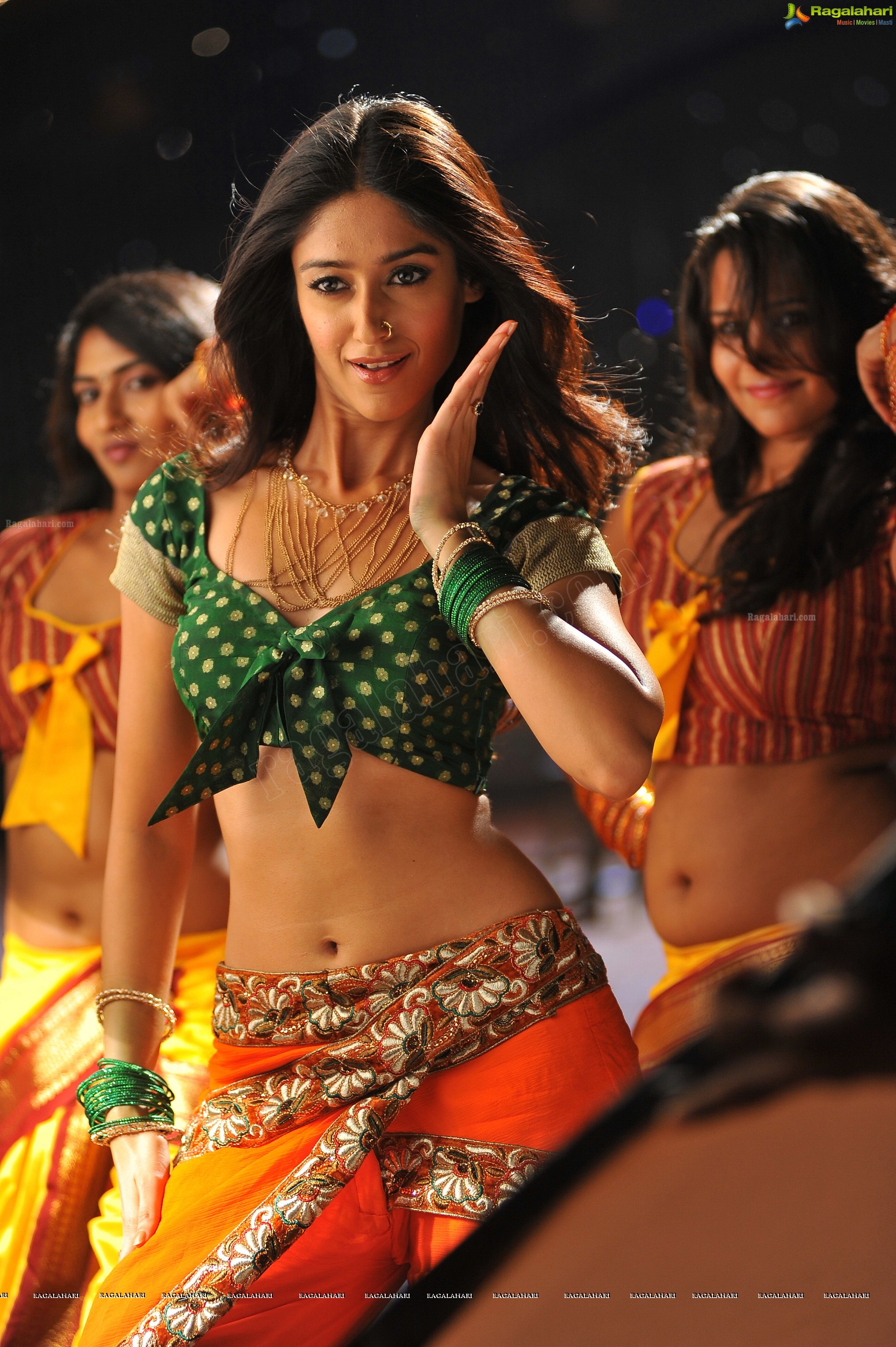 Actress Ileana Dancing Stills from Amar Akbar Anthony