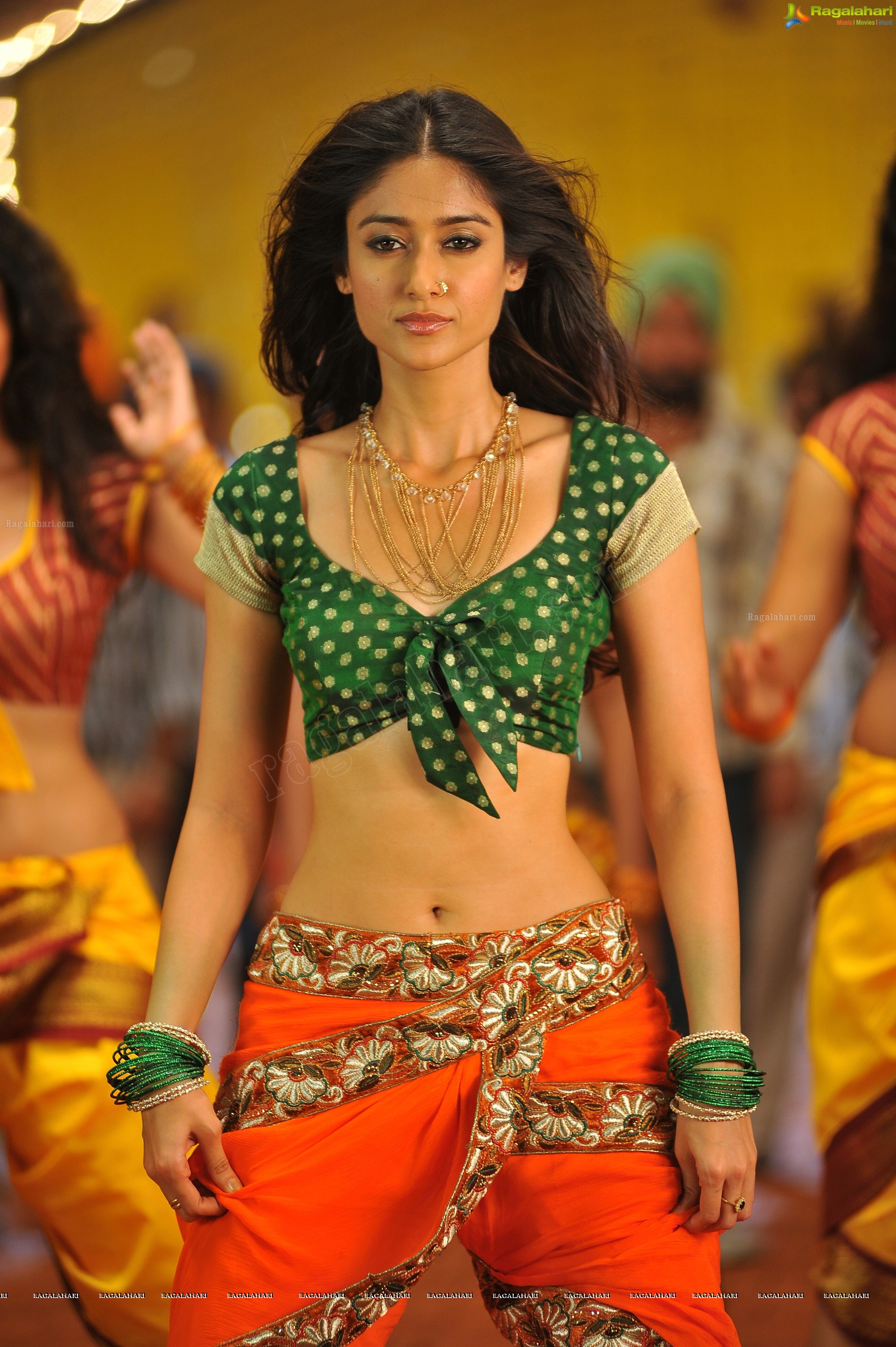 Actress Ileana Dancing Stills from Amar Akbar Anthony