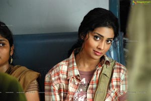 Shriya Saran Chikku Bukku High Definition