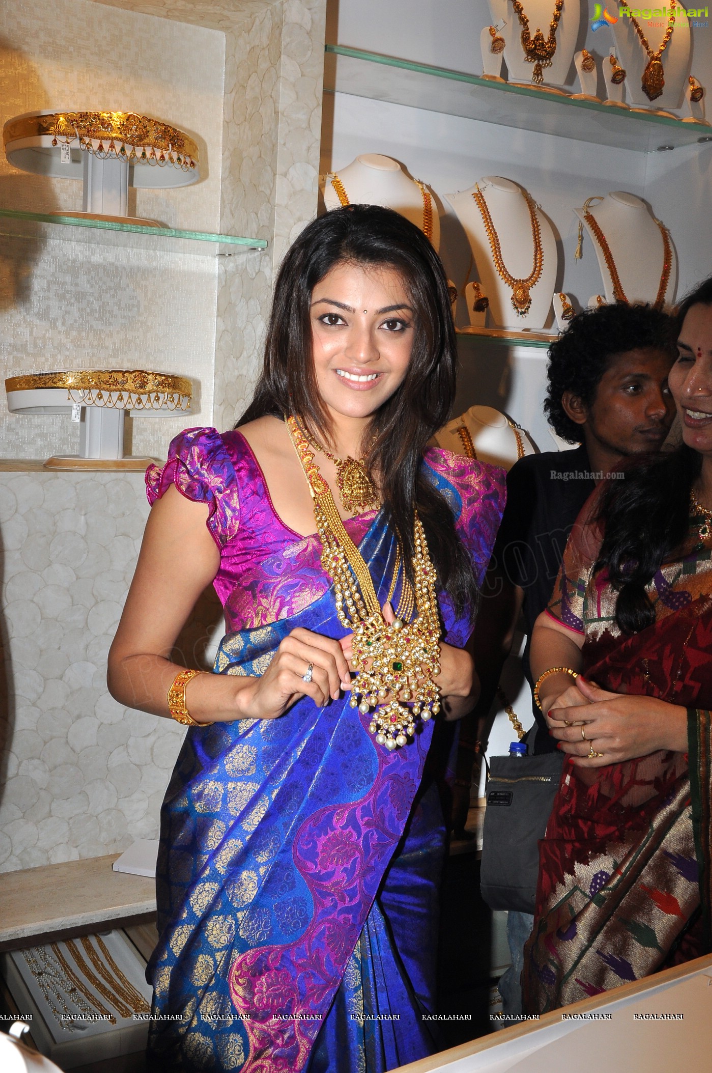 Kajal Aggarwal in Saree at The Chennai Shopping Mall, Kothapet, Gallery, Images