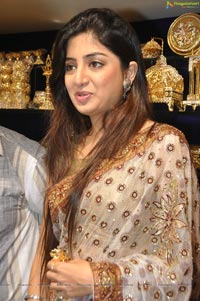 Poonam Kaur Sleeveless Saree