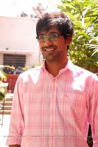 Varun Sandesh Abbayi Class Ammayi Class