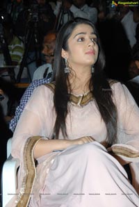 Charmi Damarukam