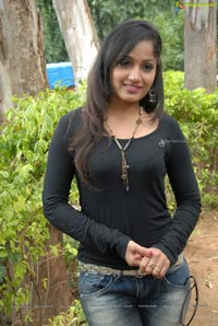 Madhavilatha Chudalani Cheppalani