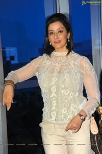 Manisha Koirala Bhoot Returns