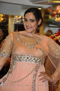 Hyderabad Female Model Muskhan