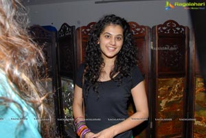 Red FM Model Taapsee