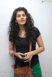 Red FM Model Taapsee