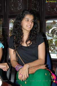 Red FM Model Taapsee