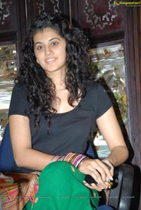 Red FM Model Taapsee