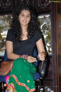 Red FM Model Taapsee