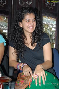 Red FM Model Taapsee