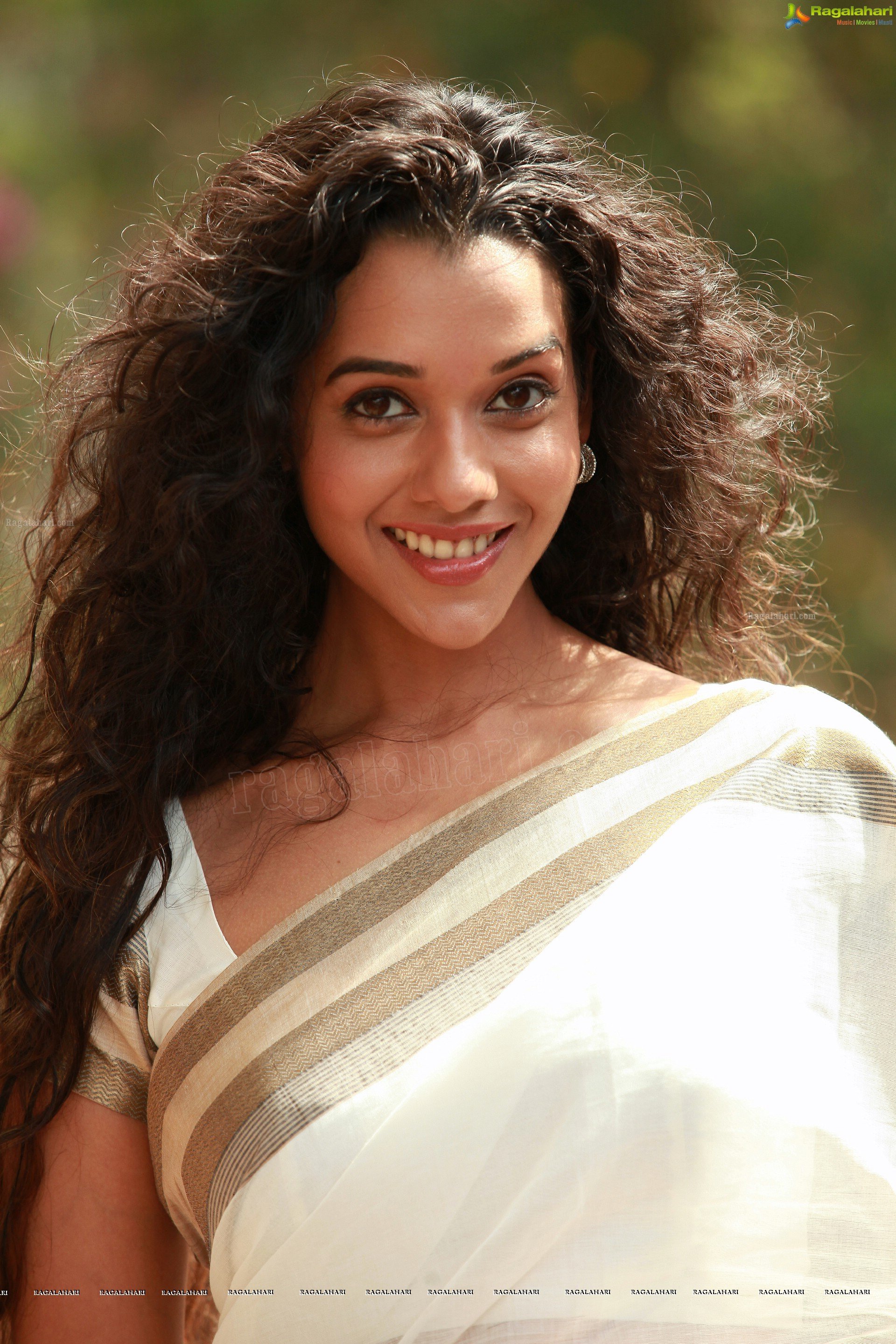 Anu Priya (High Definition)