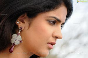 Deeksha Seth in Vettai Mannan