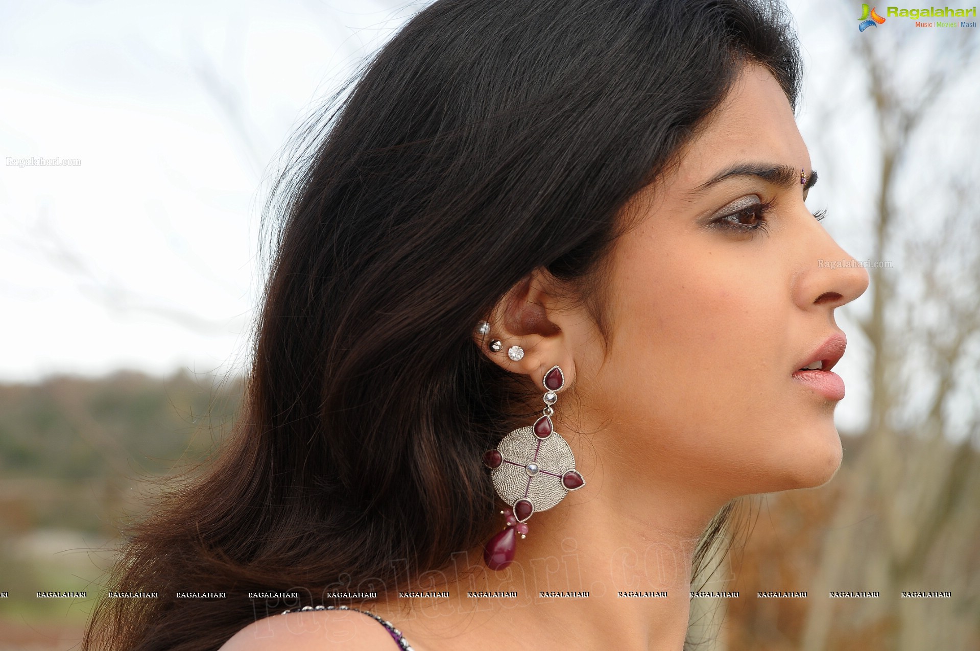 Deeksha Seth (High Definition)