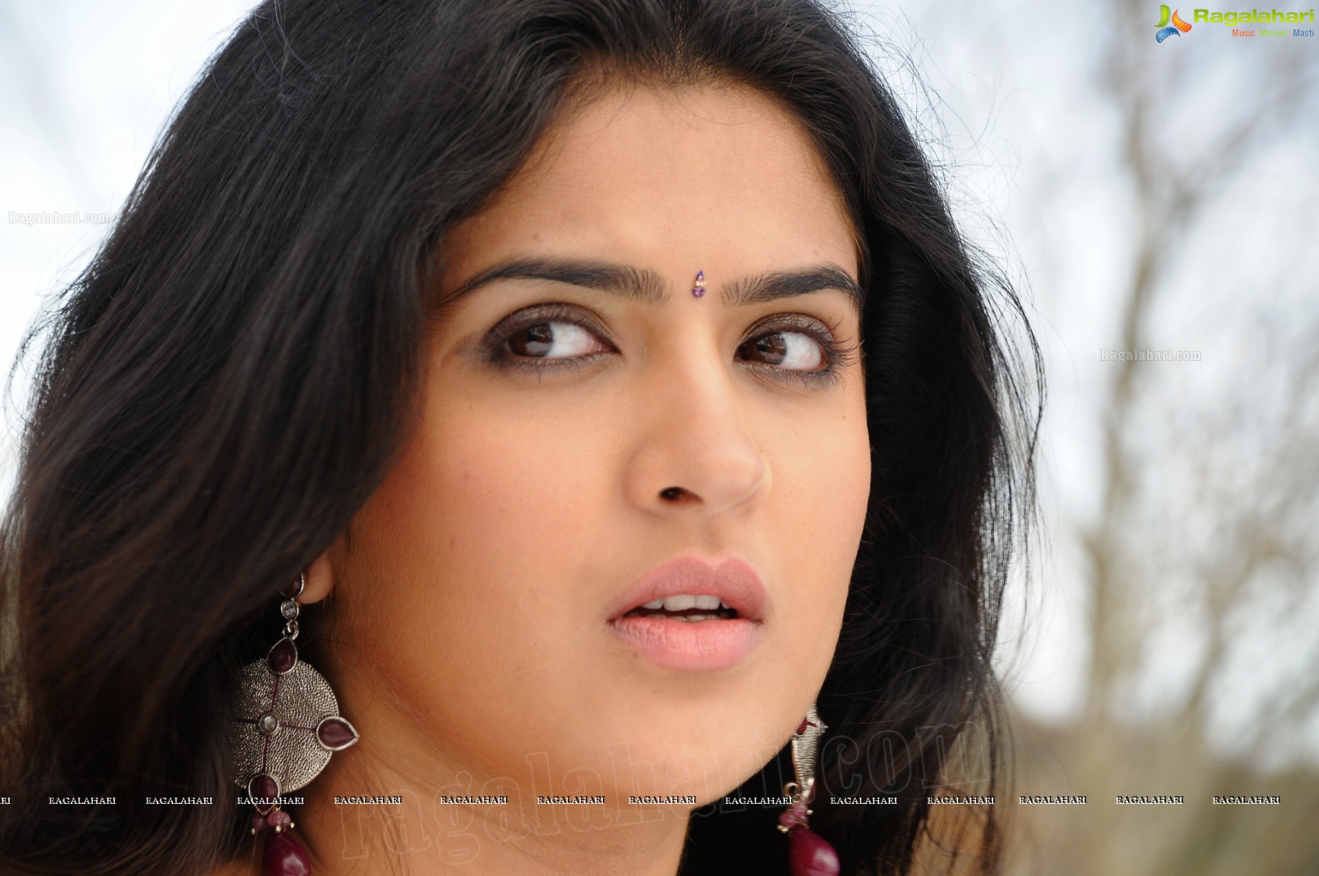 Deeksha Seth (High Definition)