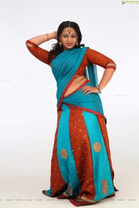 Divya Prabha Hot Saree Stills