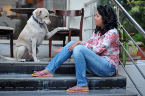 Soumya Bollapragada feeding Street Dogs