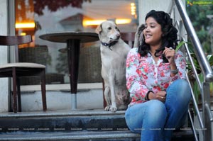 Soumya Bollapragada feeding Street Dogs