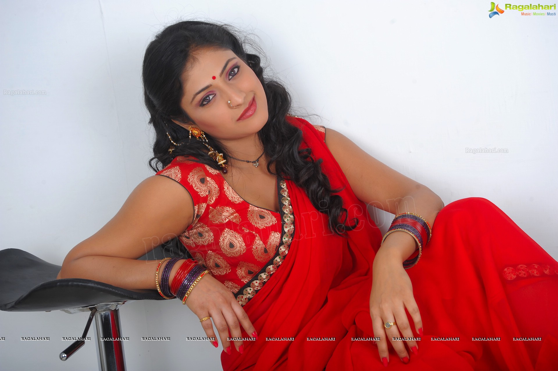 Haripriya (High Definition)