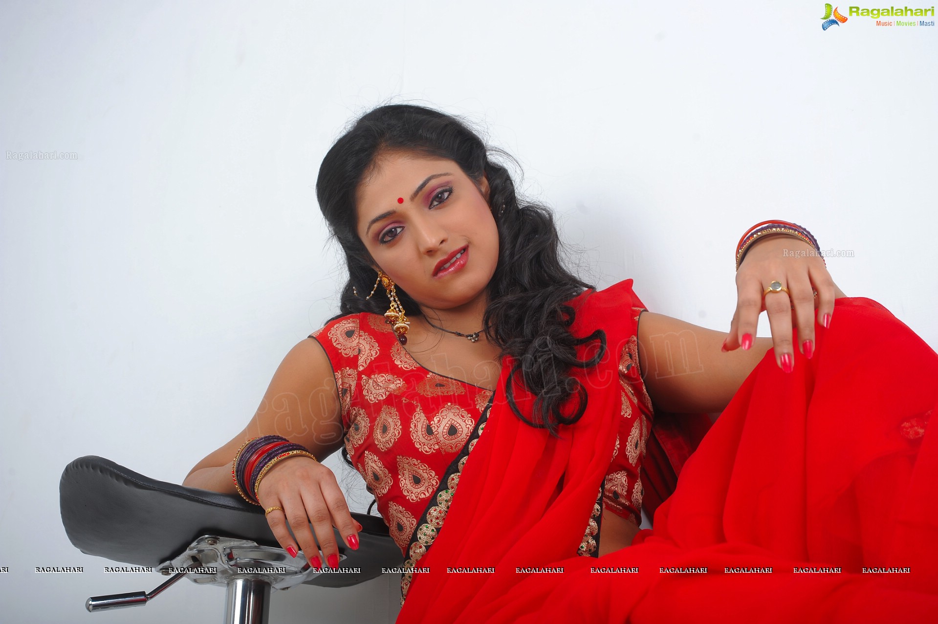 Haripriya (High Definition)