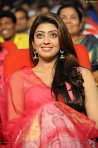 Pranitha Subhash at Attharintiki Daredhi Success Meet