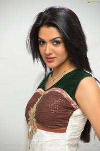 Sakshi Chaudhary in Salwar Kameez