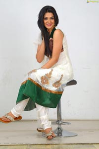 Sakshi Chaudhary in Salwar Kameez