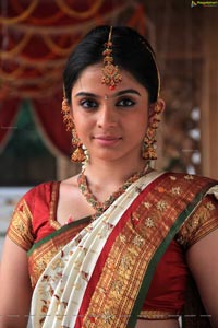 Sheena Shahabadi in Traditional Saree