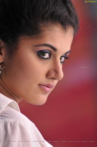 Taapsee in Arrambam High Definition Photos