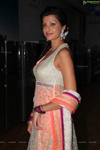 Hamsa Nandini in Ramayya Vasthavayya