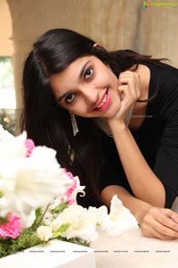 Ashna Mishra Photo Gallery