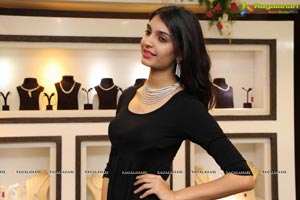 Ashna Mishra Photo Gallery