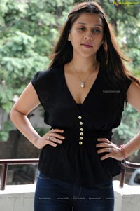 Priyanka Chopra Cousin Barbie Handa Photos