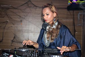 DJ Siana Catherine