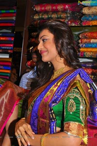 Kajal at Chennai Shopping Mall