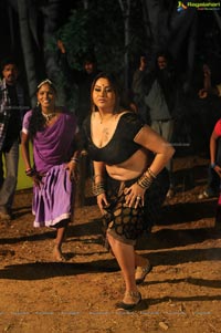 Namitha Kapoor in Bhaja Bhajantrilu