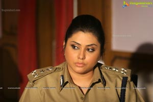 Namitha Kapoor in Bhaja Bhajantrilu